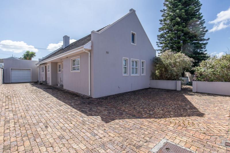 3 Bedroom Property for Sale in Meadowridge Western Cape